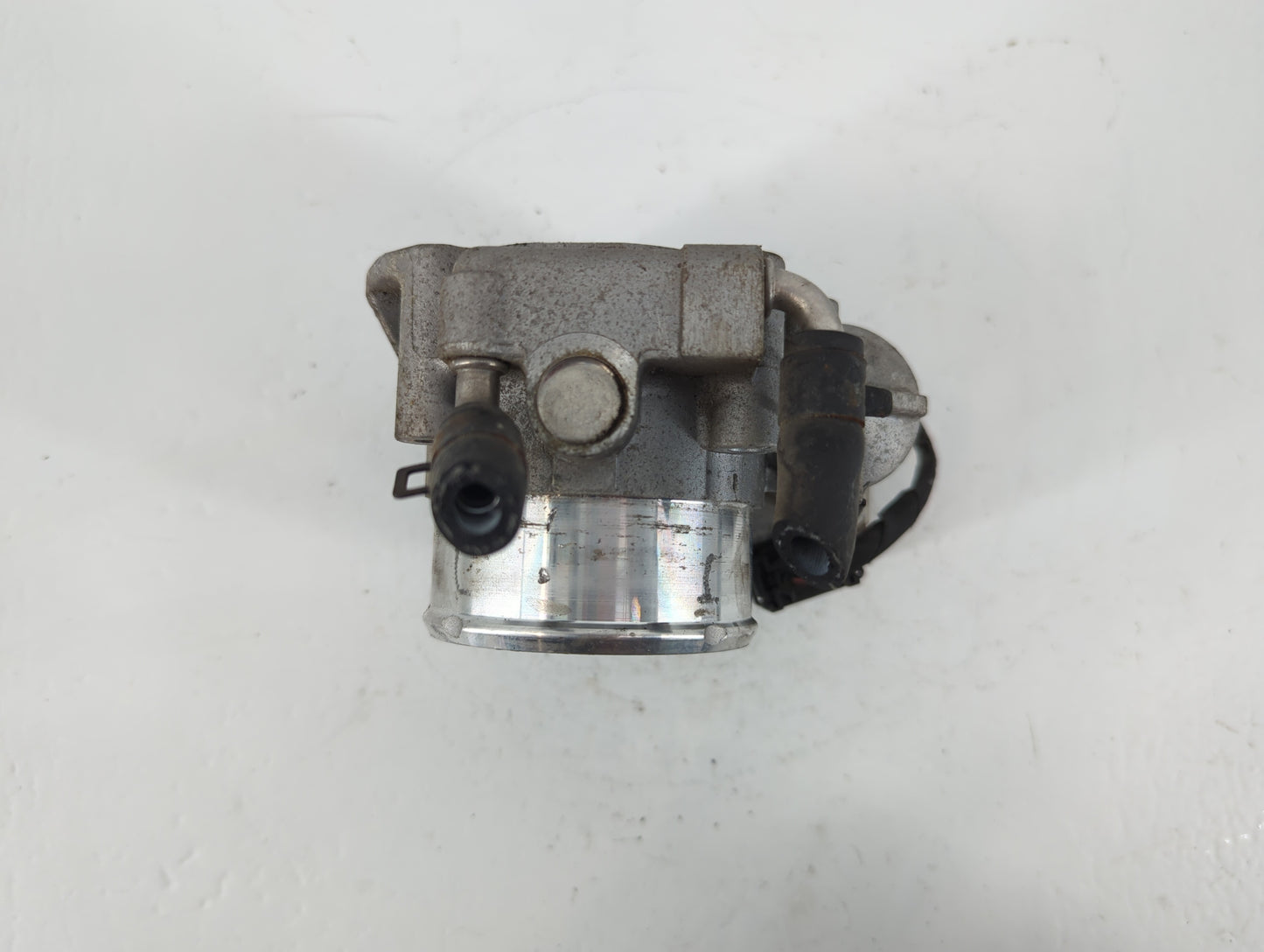 2011-2014 Hyundai Sonata Throttle Body P/N:35100-2G700 Fits Fits 2011 2012 2013 2014 2015 2016 OEM Used Auto Parts - Oemused