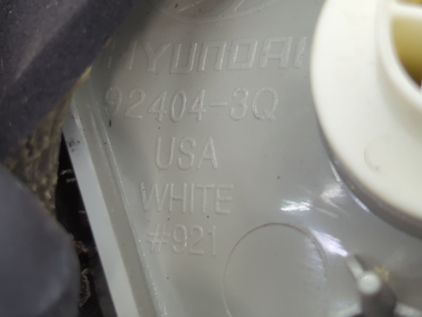 2011-2014 Hyundai Sonata Tail Light Assembly Passenger Right OEM P/N:92404-3Q Fits Fits 2011 2012 2013 2014 OEM Used Auto Pa