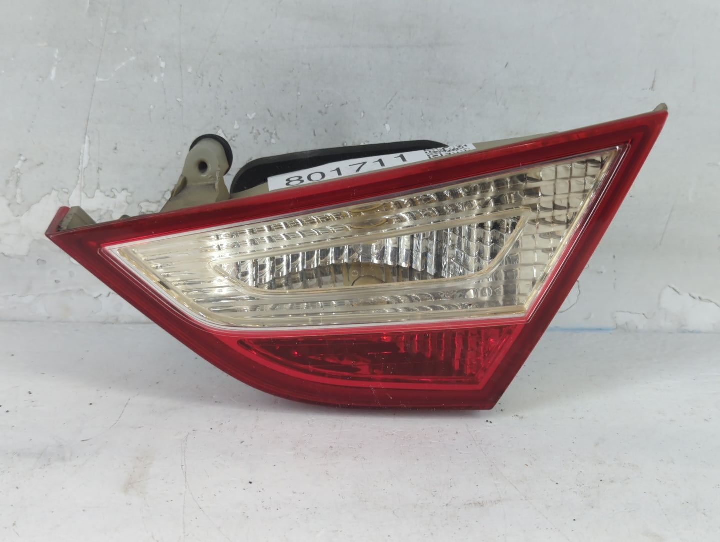 2011-2014 Hyundai Sonata Passenger Right Side Deck Lid Mounted Tail Light - Oemusedautoparts1.com