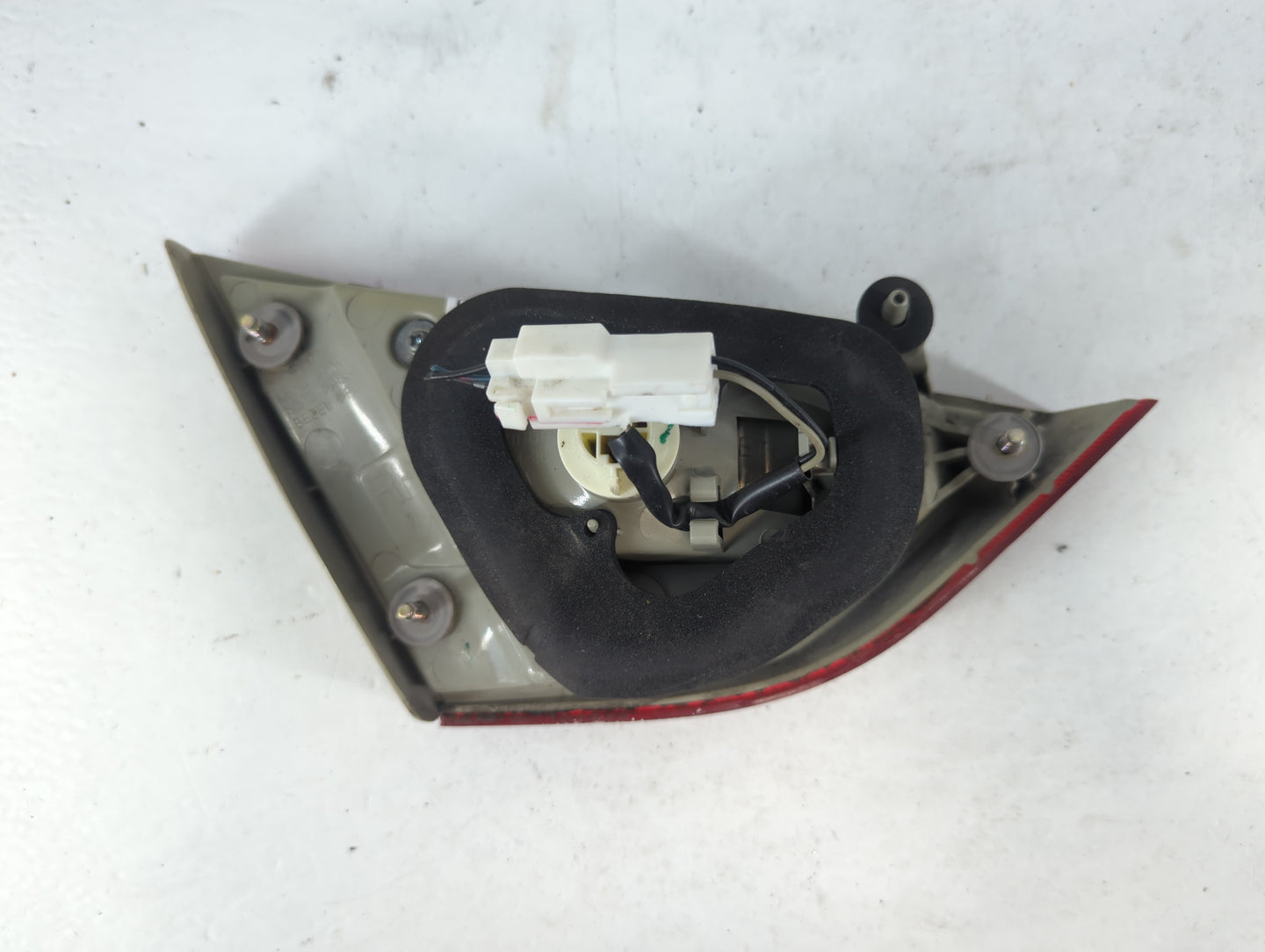 2011-2014 Hyundai Sonata Passenger Right Side Deck Lid Mounted Tail Light - Oemusedautoparts1.com