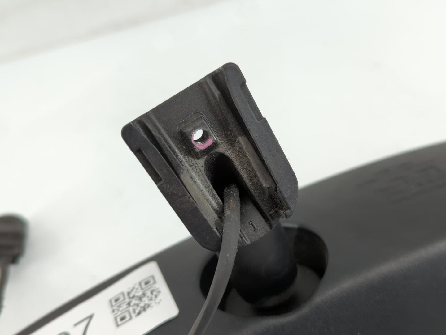 2011 Hyundai Sonata Interior Rear View Mirror Replacement OEM P/N:E11026006 Fits OEM Used Auto Parts - Oemusedautoparts1.com