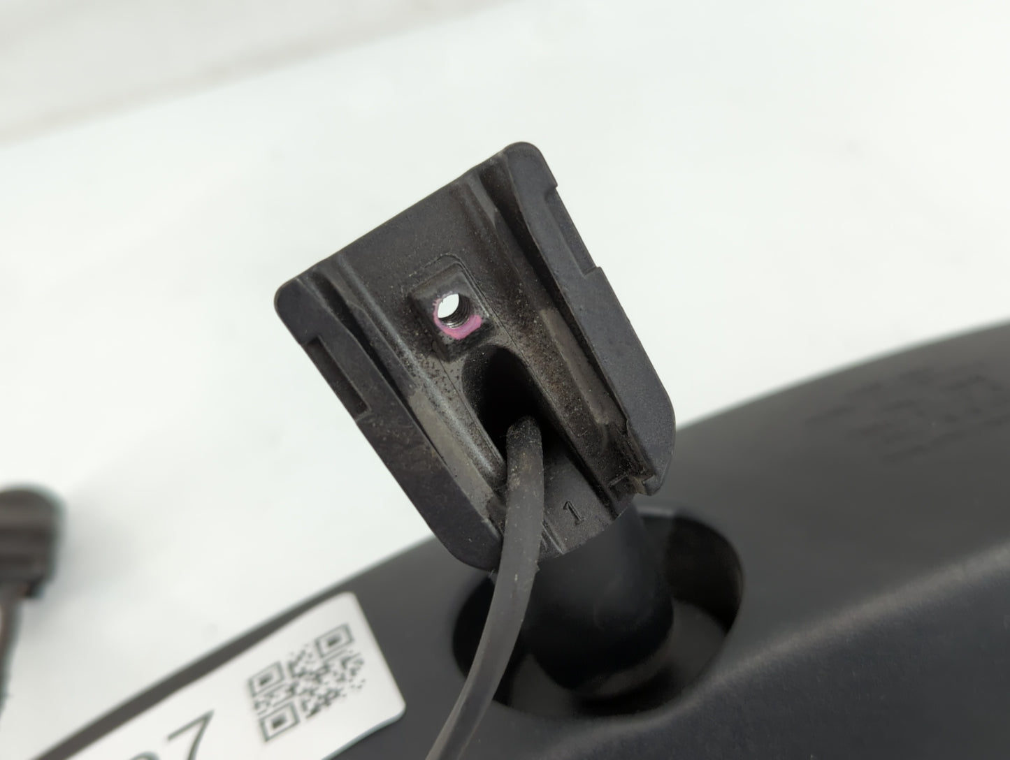 2011 Hyundai Sonata Interior Rear View Mirror Replacement OEM P/N:E11026006 Fits OEM Used Auto Parts - Oemusedautoparts1.com