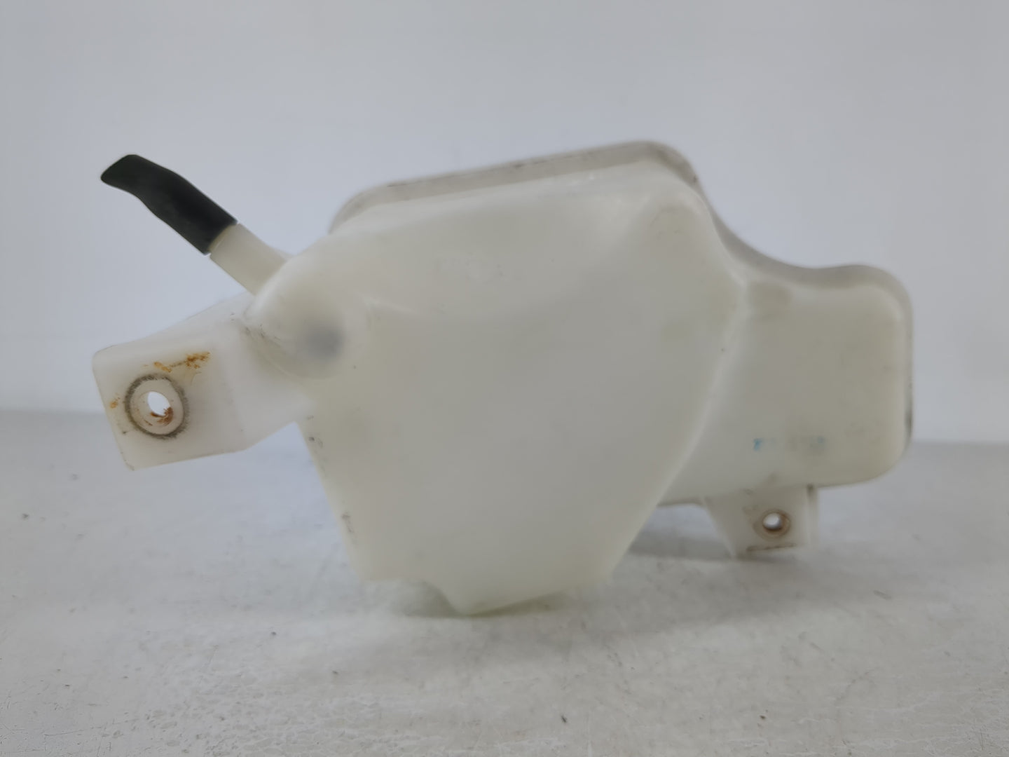 2011-2015 Hyundai Sonata Radiator Coolant Overflow Expansion Tank Bottle - Oemusedautoparts1.com