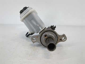 2011-2014 Hyundai Sonata Brake Master Cylinder - Oemusedautoparts1.com