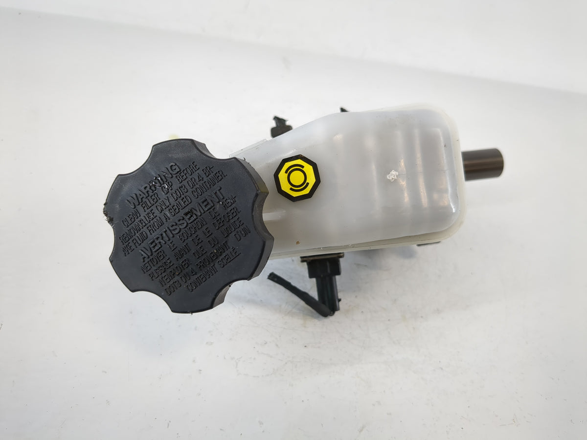 2011-2014 Hyundai Sonata Brake Master Cylinder 864523 - Oemusedautoparts1.com
