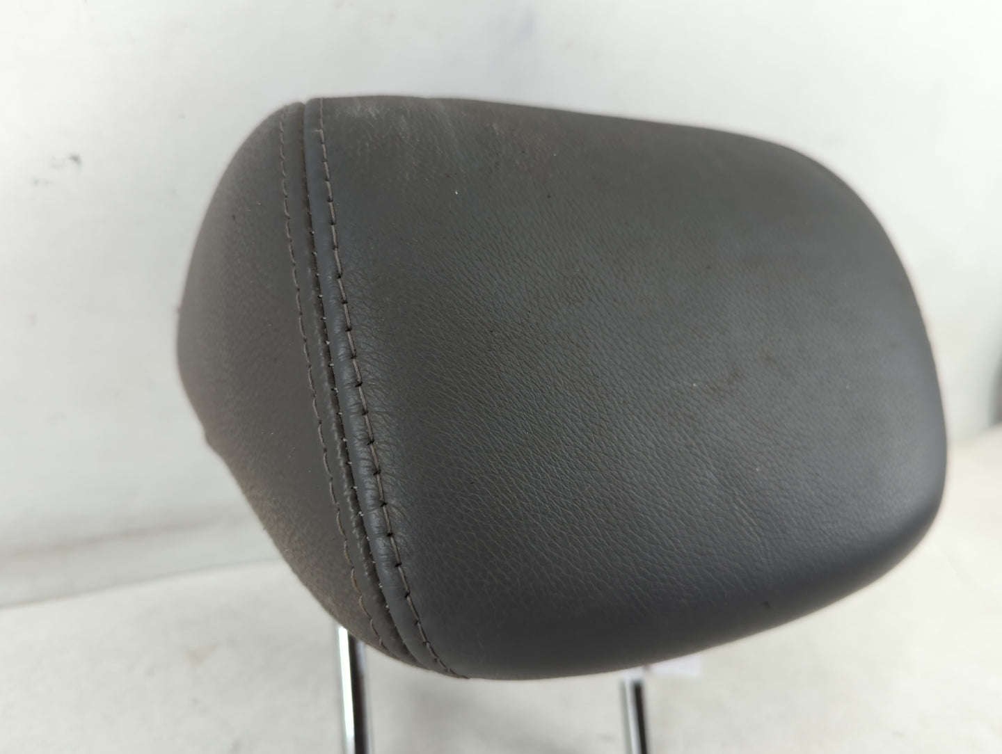 2011 Hyundai Sonata Headrest Head Rest Rear Center Seat Fits OEM Used Auto Parts - Oemusedautoparts1.com