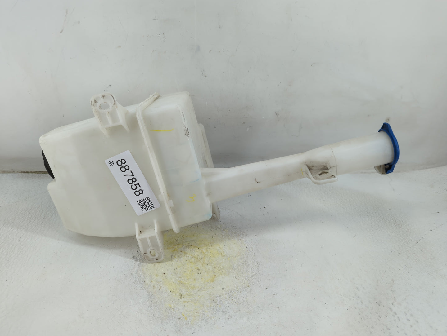 2011-2015 Hyundai Sonata Windshield Washer Fluid Reservoir Bottle Oem - Oemusedautoparts1.com