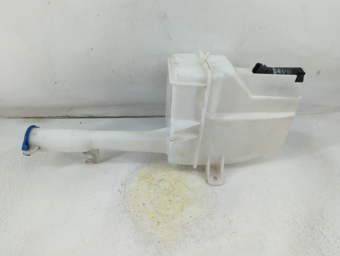 2011-2015 Hyundai Sonata Windshield Washer Fluid Reservoir Bottle Oem - Oemusedautoparts1.com