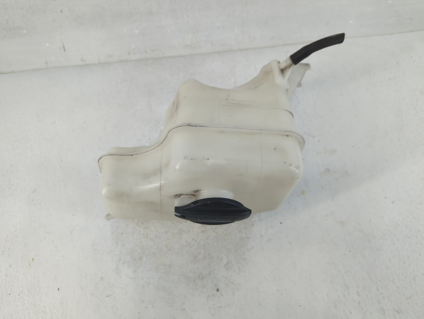2011-2015 Hyundai Sonata Radiator Coolant Overflow Expansion Tank Bottle 887859 - Oemusedautoparts1.com