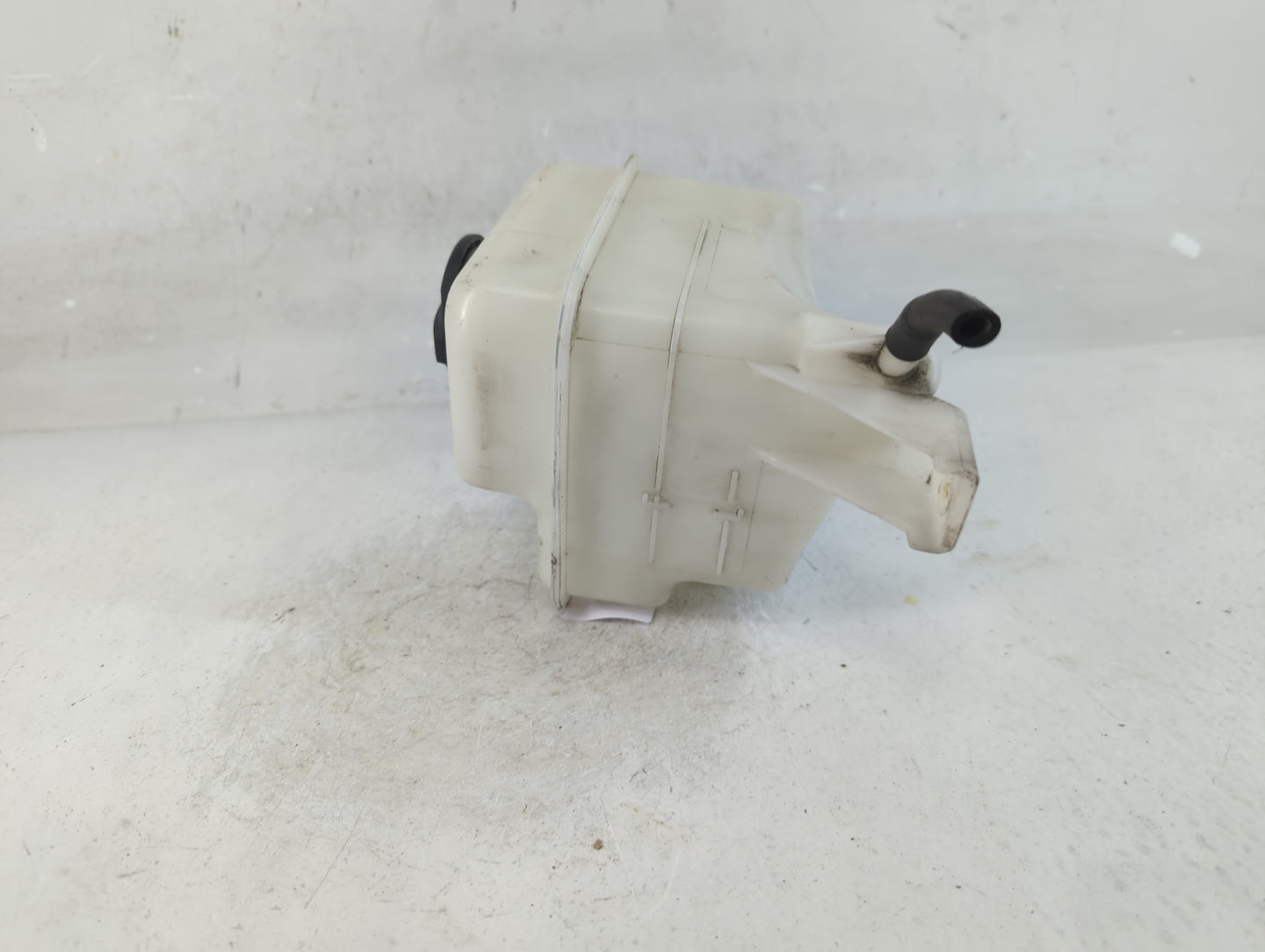 2011-2015 Hyundai Sonata Radiator Coolant Overflow Expansion Tank Bottle - Oemusedautoparts1.com