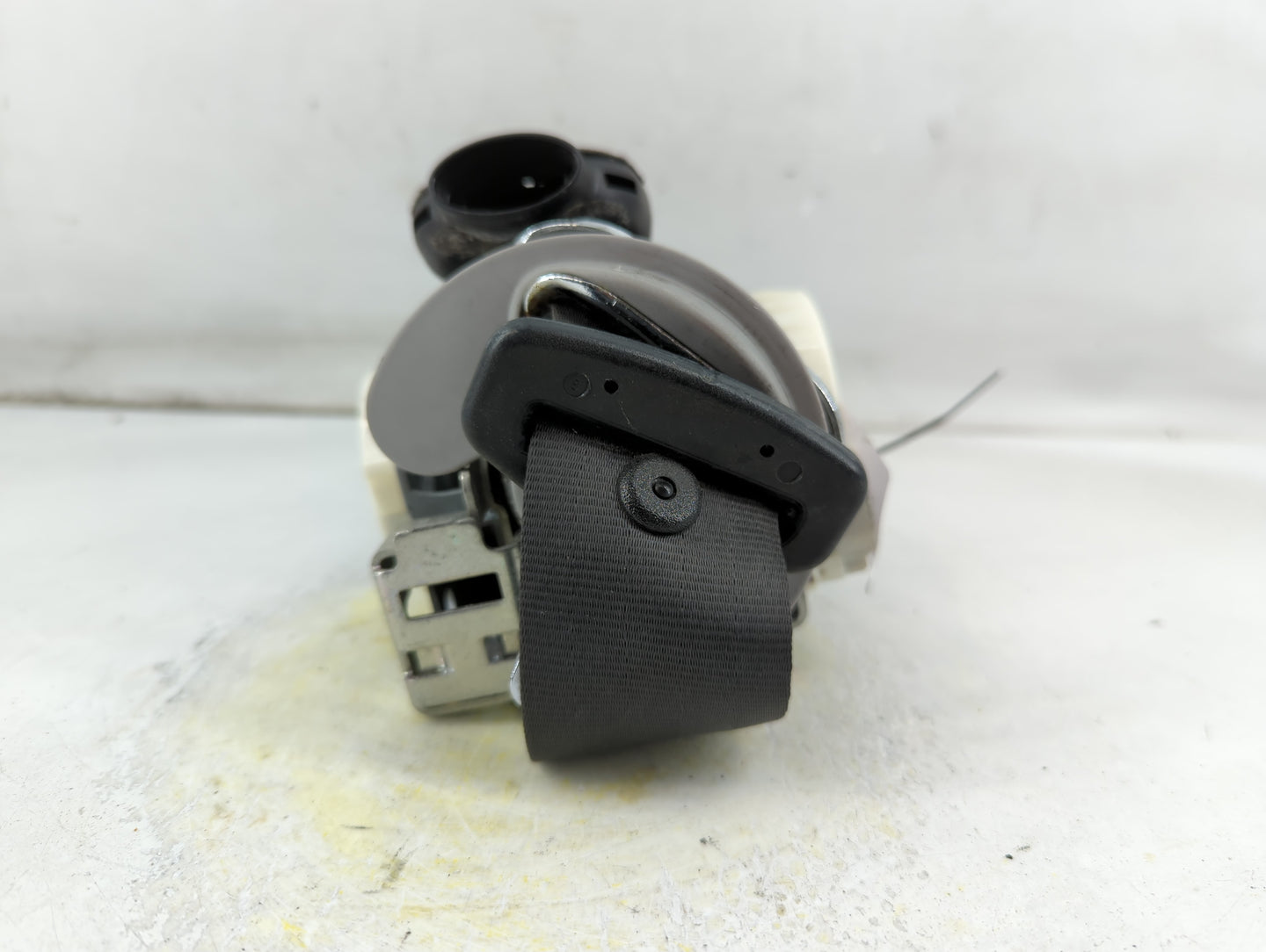2011-2015 Hyundai Sonata Passenger Front Seatbelt Buckle 887863 - Oemusedautoparts1.com
