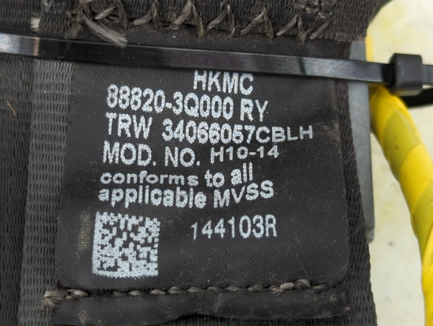 2011-2015 Hyundai Sonata Passenger Front Seatbelt Buckle - Oemusedautoparts1.com