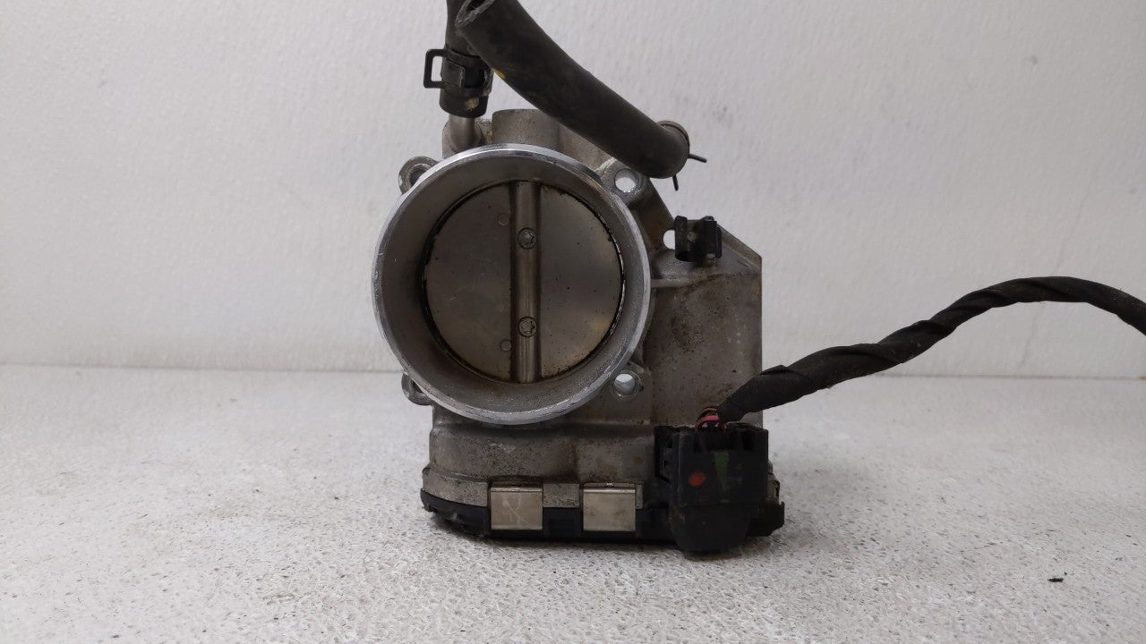 2011-2014 Hyundai Sonata Throttle Body P/N:35100-2G700 Fits Fits 2011 2012 2013 2014 2015 2016 OEM Used Auto Parts - Oemused