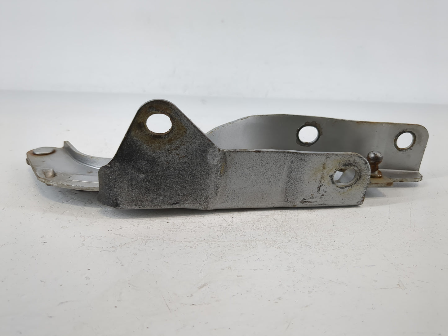 2011 Hyundai Sonata Driver Hood Hinge - Oemusedautoparts1.com