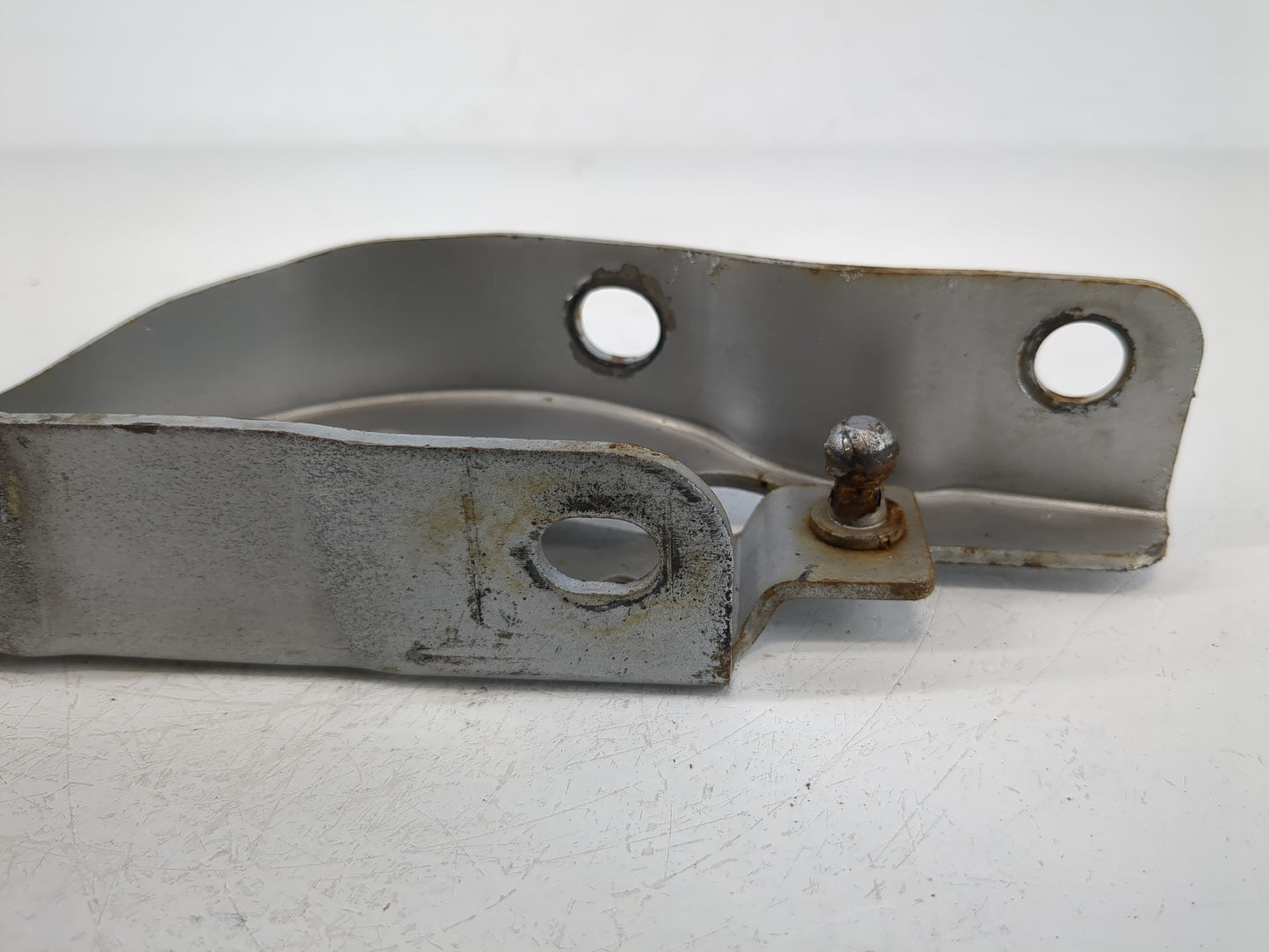 2011 Hyundai Sonata Driver Hood Hinge 946748 - Oemusedautoparts1.com