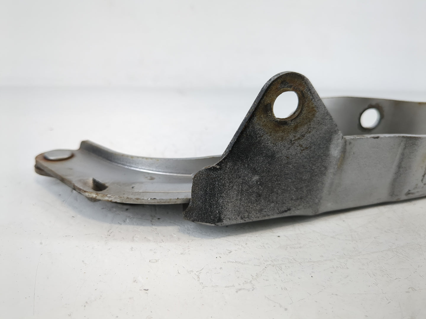 2011 Hyundai Sonata Driver Hood Hinge 946748 - Oemusedautoparts1.com
