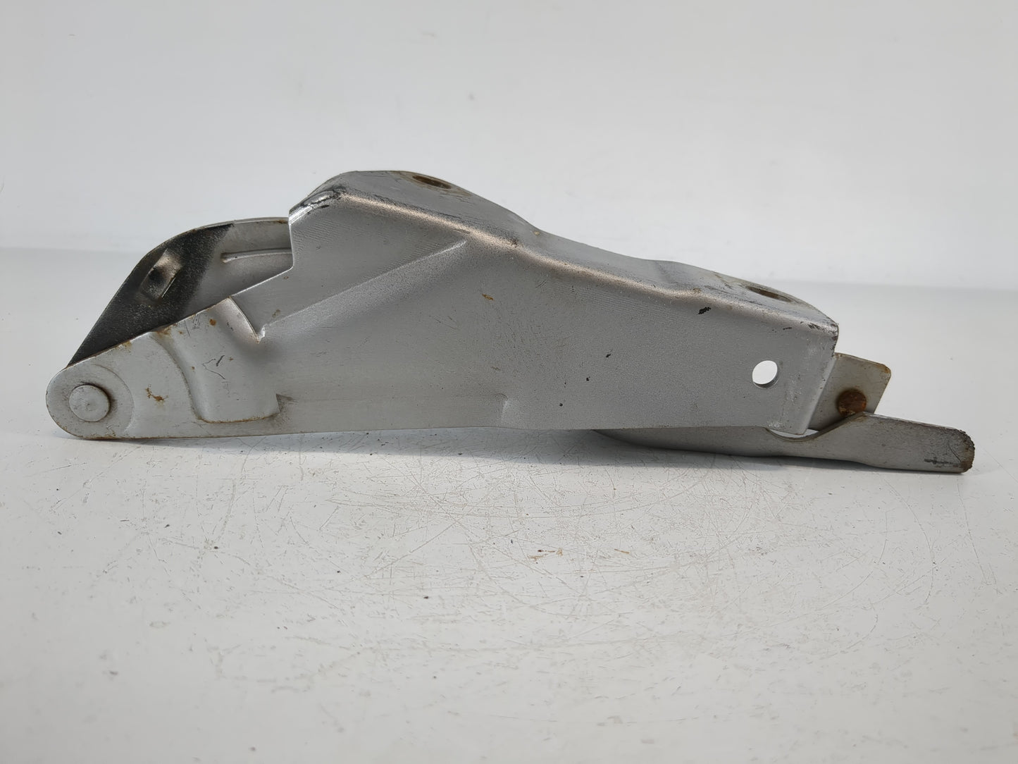 2011 Hyundai Sonata Driver Hood Hinge 946748 - Oemusedautoparts1.com
