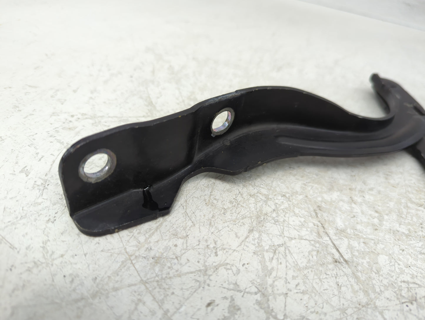 2011 Hyundai Sonata Passenger Hood Hinge - Oemusedautoparts1.com