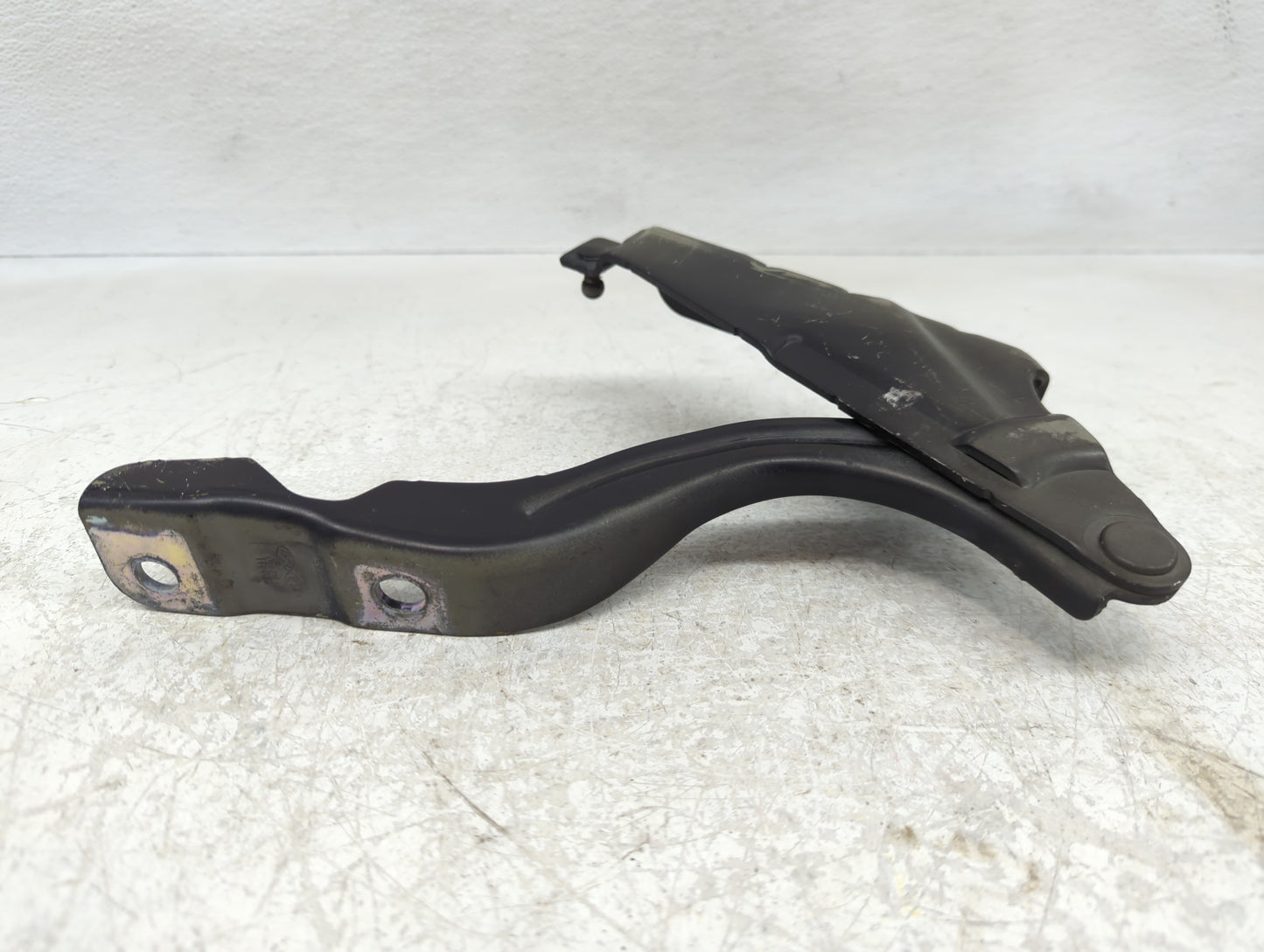2011 Hyundai Sonata Passenger Hood Hinge 946840 - Oemusedautoparts1.com