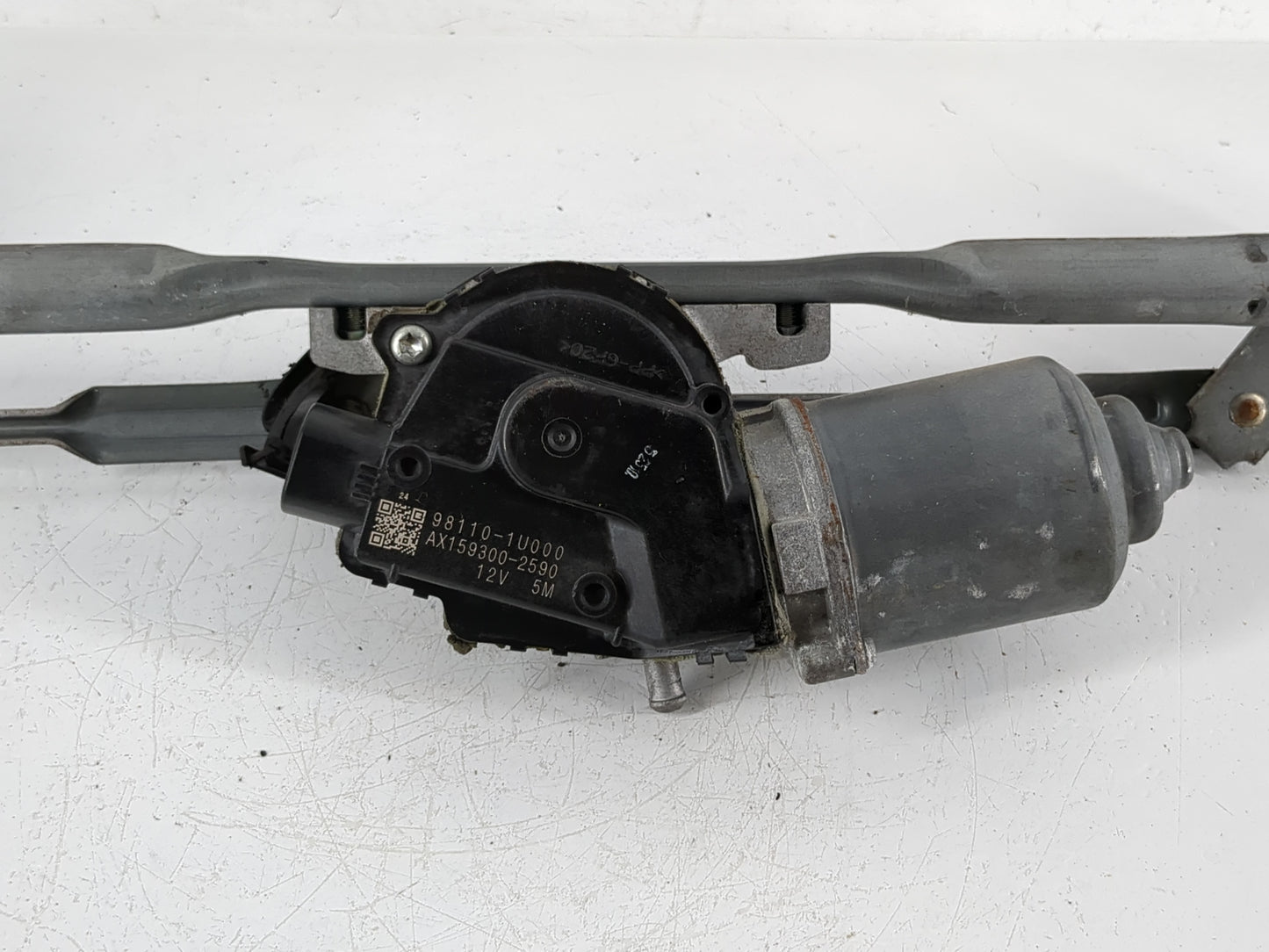 2011-2014 Hyundai Sonata Front Windshield Wiper Motor Fits Fits 2011 2012 2013 2014 2015 OEM Used Auto Parts - Oemusedautopa