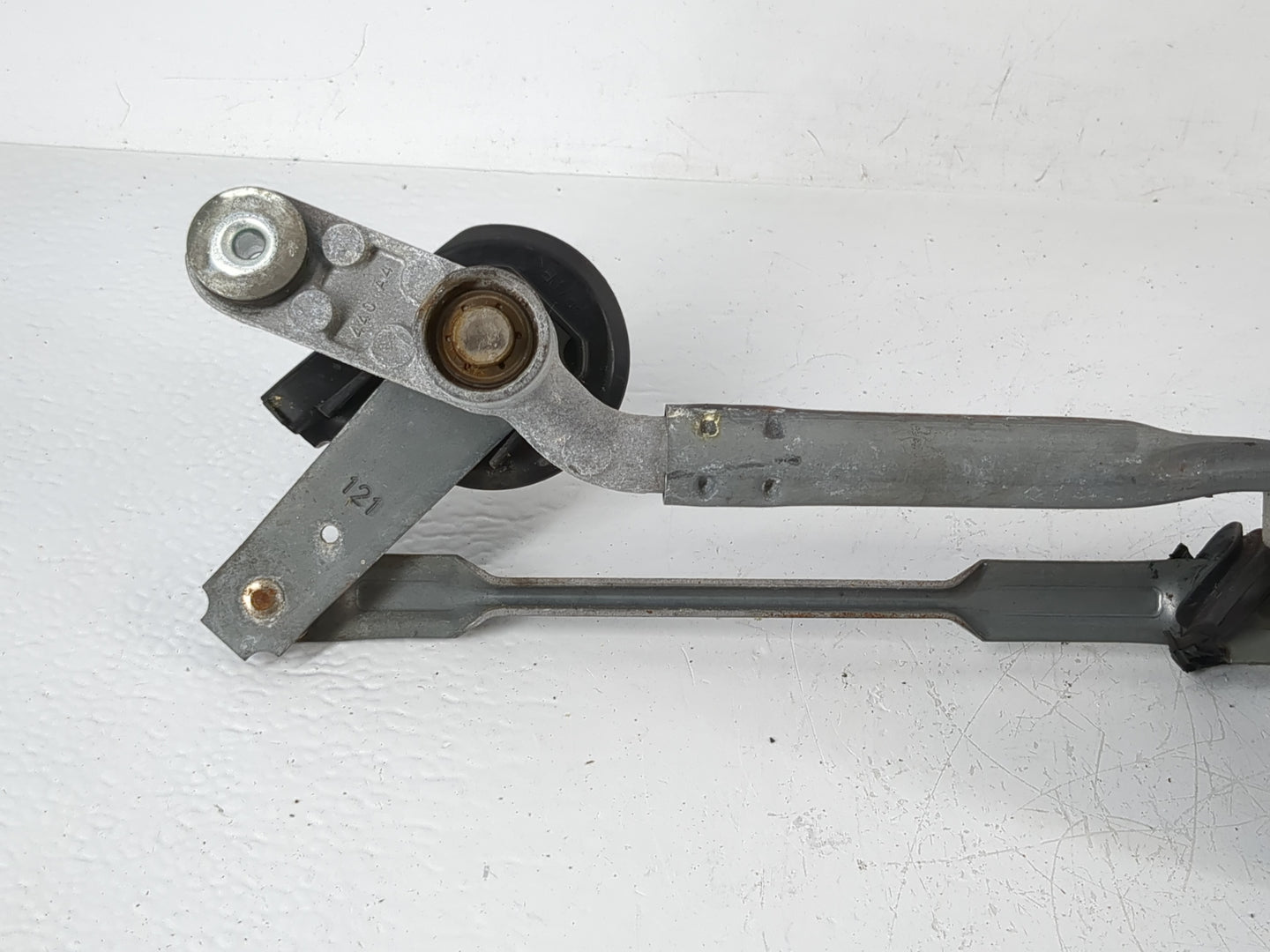 2011-2014 Hyundai Sonata Front Windshield Wiper Motor Fits Fits 2011 2012 2013 2014 2015 OEM Used Auto Parts - Oemusedautopa