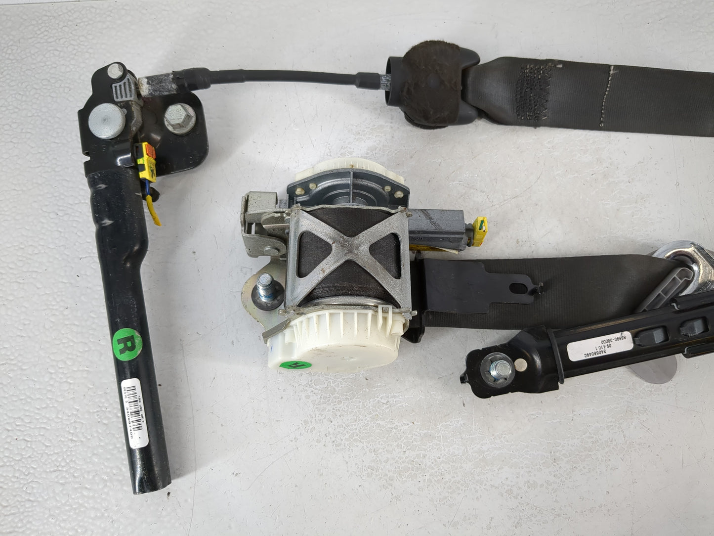 2011-2015 Hyundai Sonata Passenger Front Seatbelt Retractor - Oemusedautoparts1.com