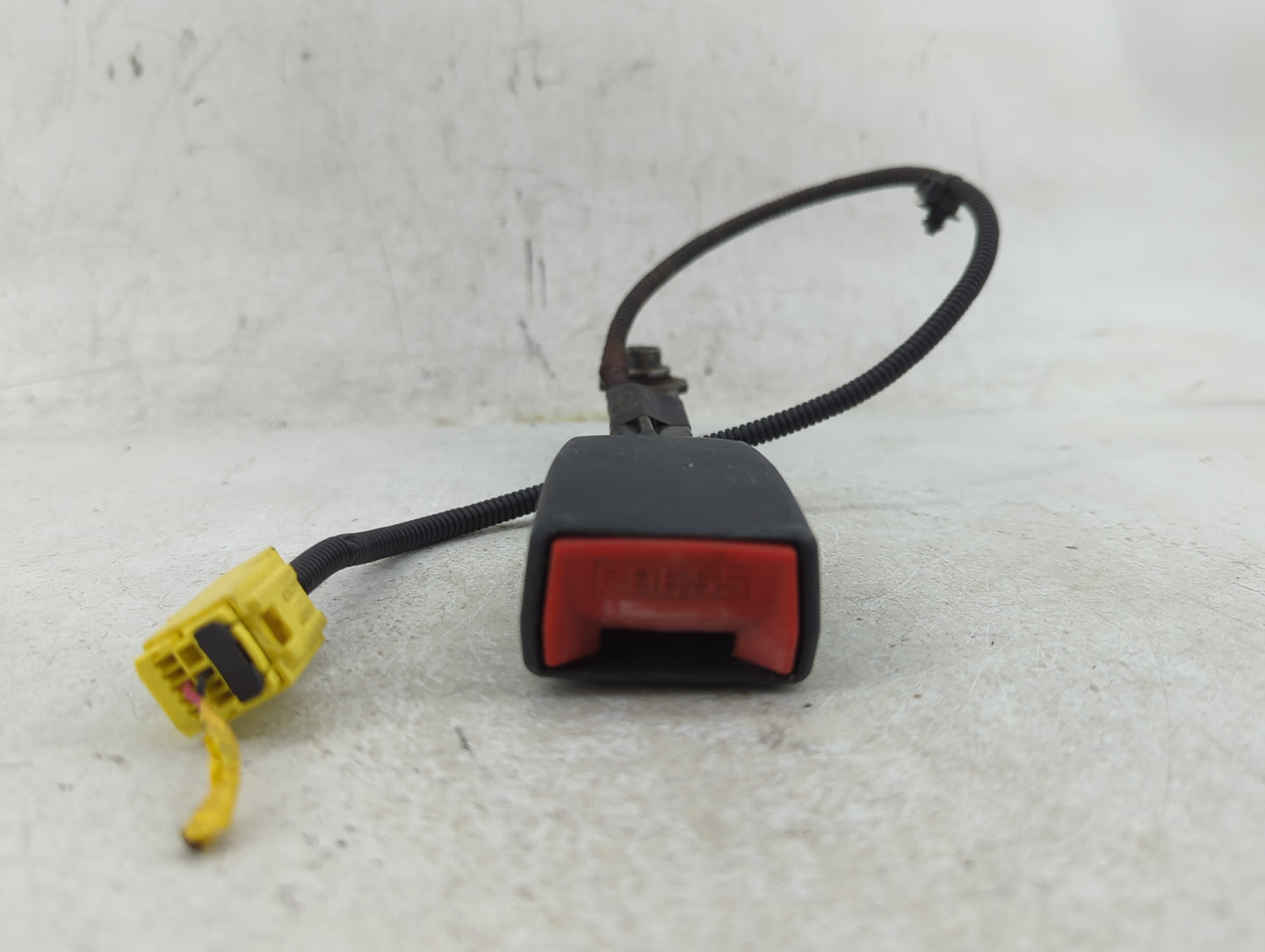 2011-2015 Hyundai Sonata Passenger Front Seatbelt Buckle 985254 - Oemusedautoparts1.com