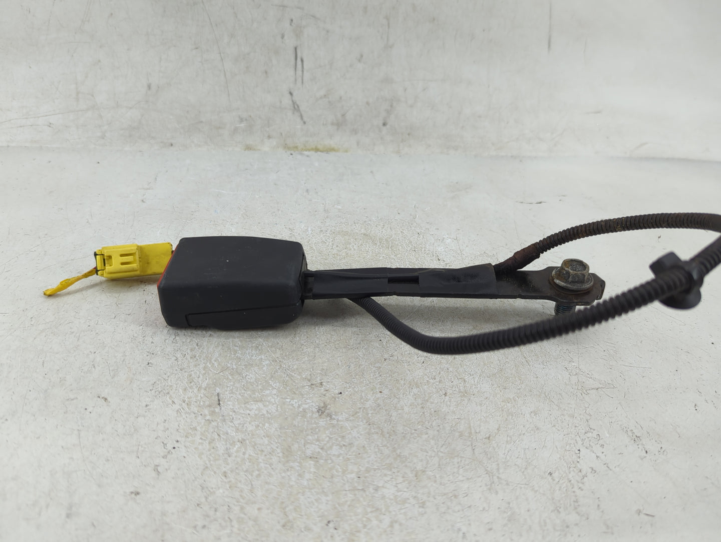 2011-2015 Hyundai Sonata Passenger Front Seatbelt Buckle 985254 - Oemusedautoparts1.com