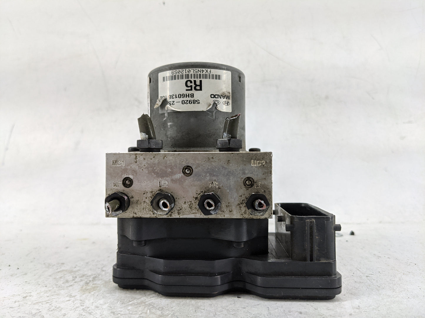 2010-2013 Hyundai Tucson ABS Pump Control Module Replacement P/N:58920-2S BH6013E, BE6003B101 Fits Fits 2010 2011 2012 2013 