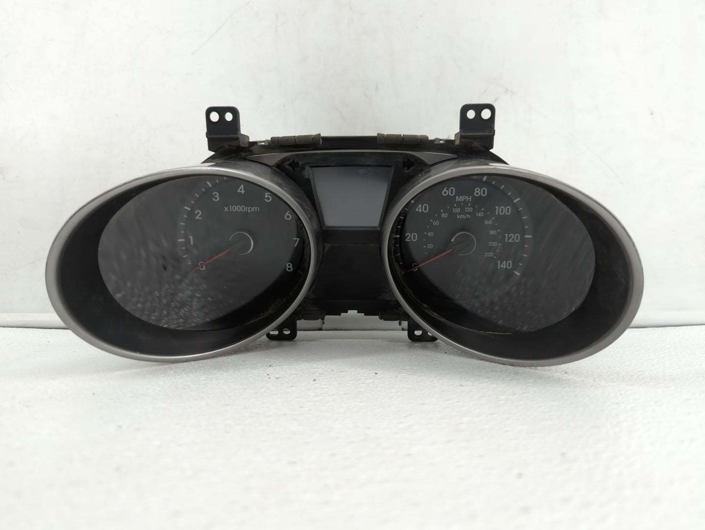 2010-2013 Hyundai Tucson Instrument Cluster Speedometer Gauges P/N:94001-2S570 94001-2S575 Fits Fits 2010 2011 2012 2013 OEM