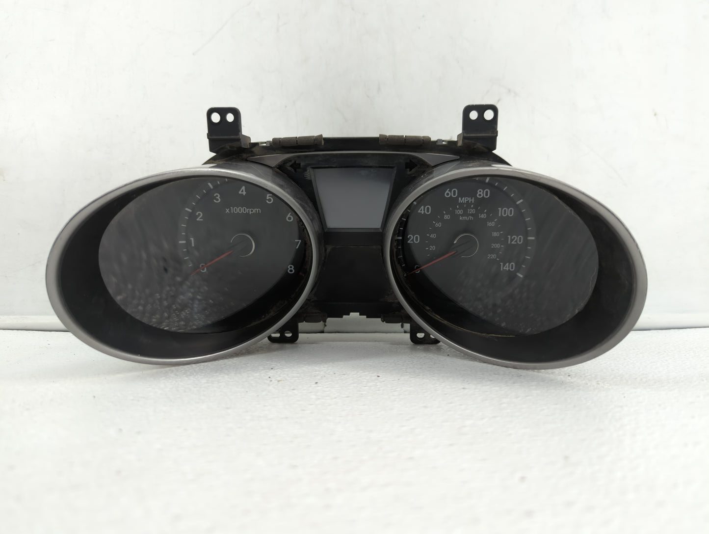 2010-2013 Hyundai Tucson Instrument Cluster Speedometer Gauges P/N:94001-2S570 94001-2S575 Fits Fits 2010 2011 2012 2013 OEM