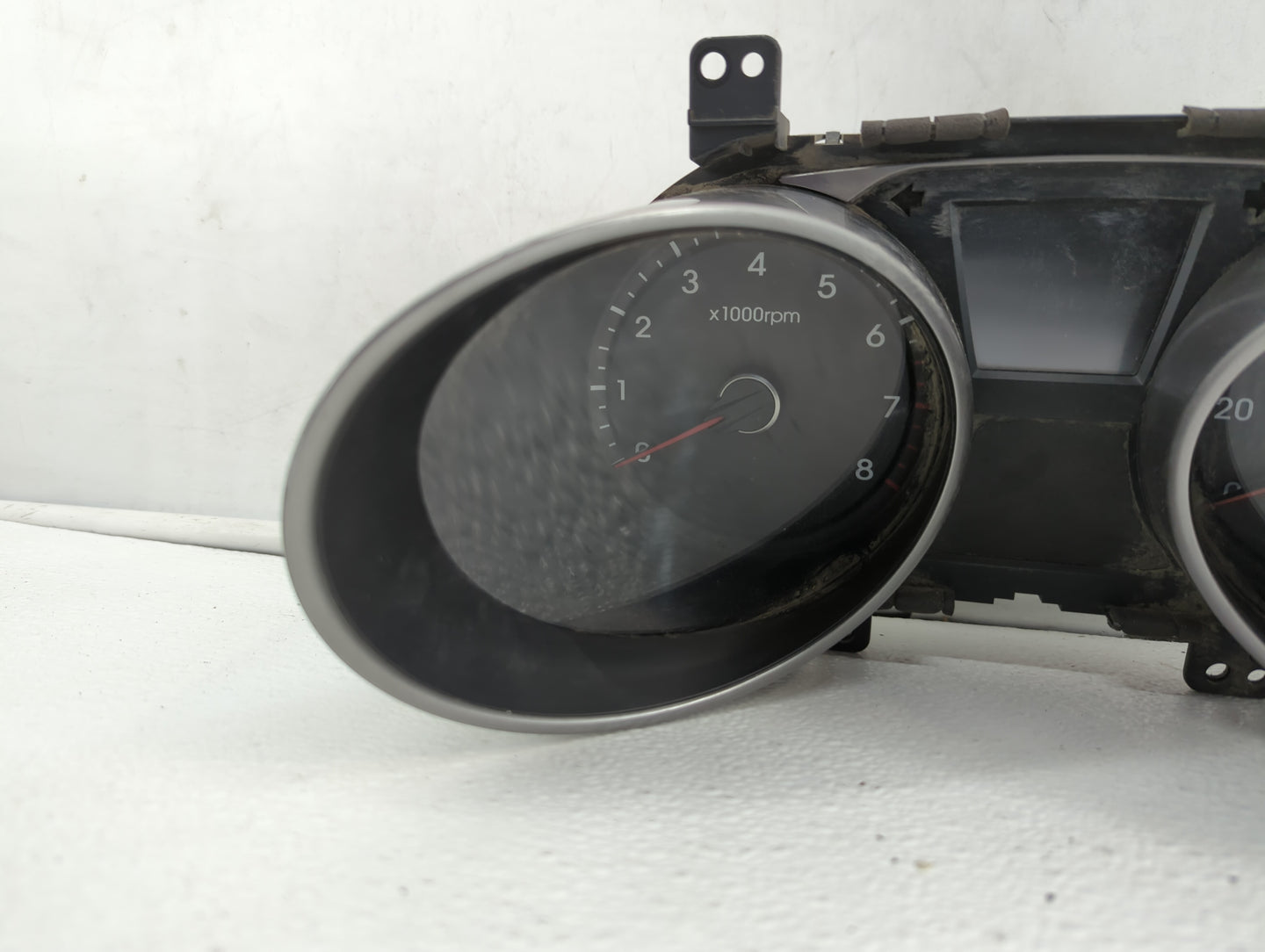 2010-2013 Hyundai Tucson Instrument Cluster Speedometer Gauges P/N:94001-2S570 94001-2S575 Fits Fits 2010 2011 2012 2013 OEM