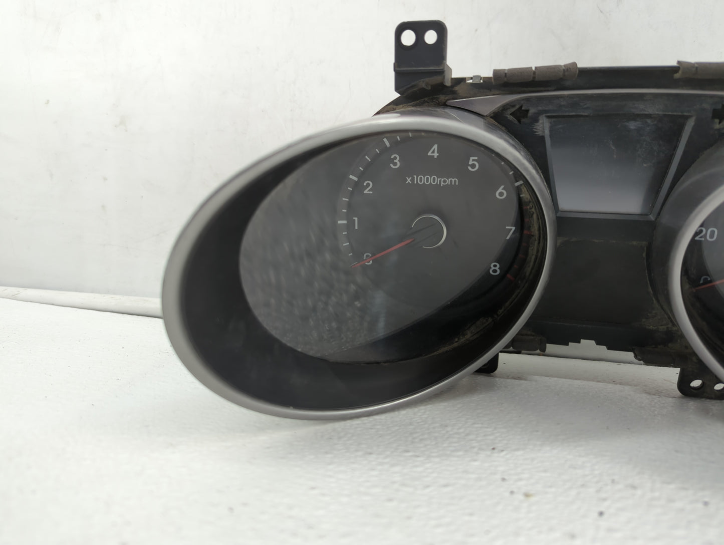 2010-2013 Hyundai Tucson Instrument Cluster Speedometer Gauges P/N:94001-2S570 94001-2S575 Fits Fits 2010 2011 2012 2013 OEM
