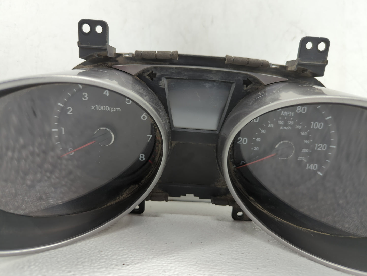 2010-2013 Hyundai Tucson Instrument Cluster Speedometer Gauges P/N:94001-2S570 94001-2S575 Fits Fits 2010 2011 2012 2013 OEM