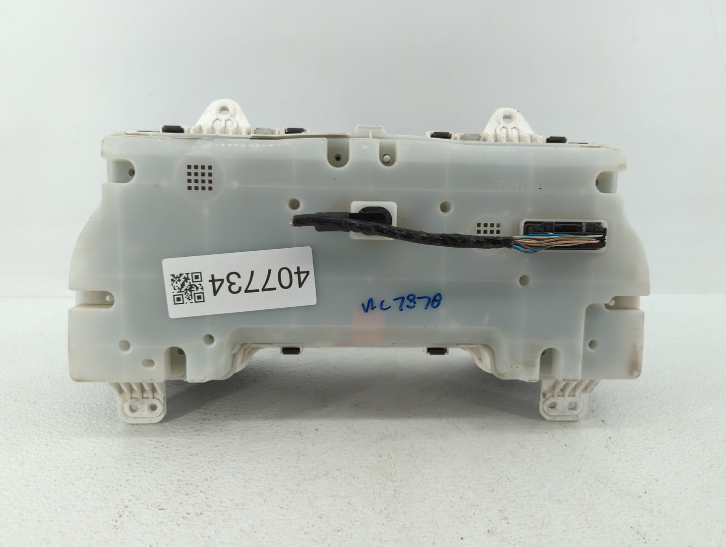 2010-2013 Hyundai Tucson Instrument Cluster Speedometer Gauges P/N:94001-2S570 94001-2S575 Fits Fits 2010 2011 2012 2013 OEM
