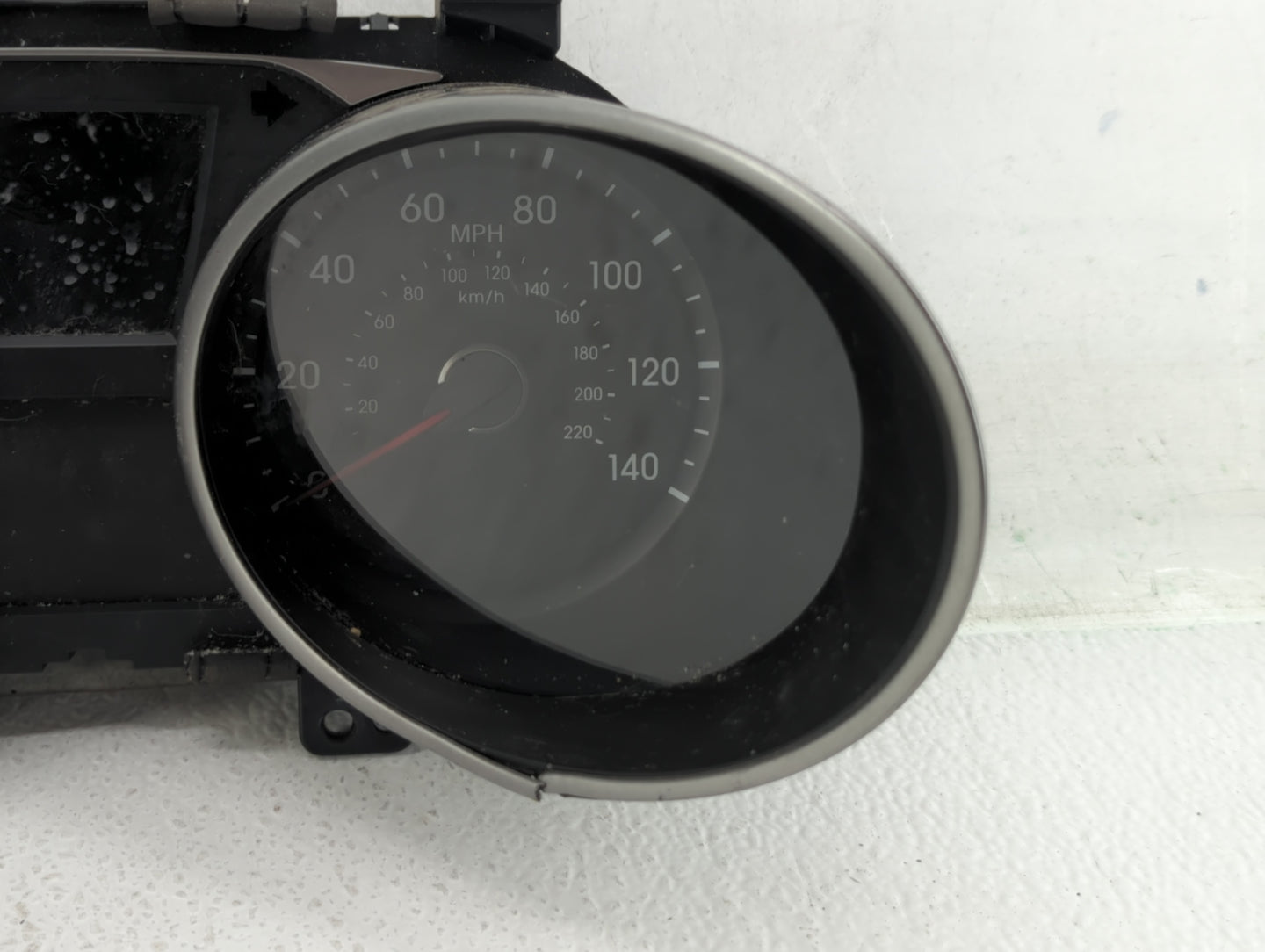 2010-2013 Hyundai Tucson Instrument Cluster Speedometer Gauges P/N:94001-2S570 Fits Fits 2010 2011 2012 2013 OEM Used Auto P