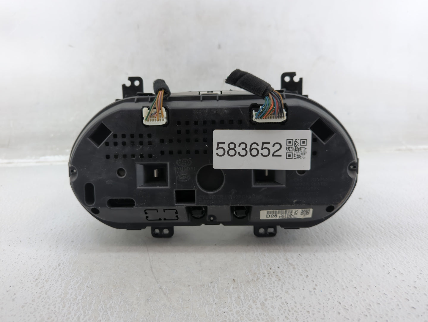 2010-2013 Hyundai Tucson Instrument Cluster Speedometer Gauges P/N:94001-2S570 Fits Fits 2010 2011 2012 2013 OEM Used Auto P