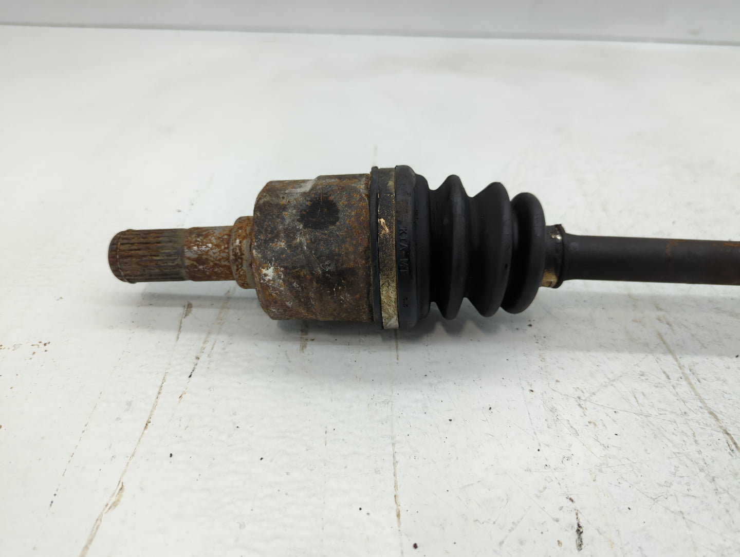 2010-2013 Hyundai Tucson Axle Shaft Front Passenger Cv C/v - Oemusedautoparts1.com