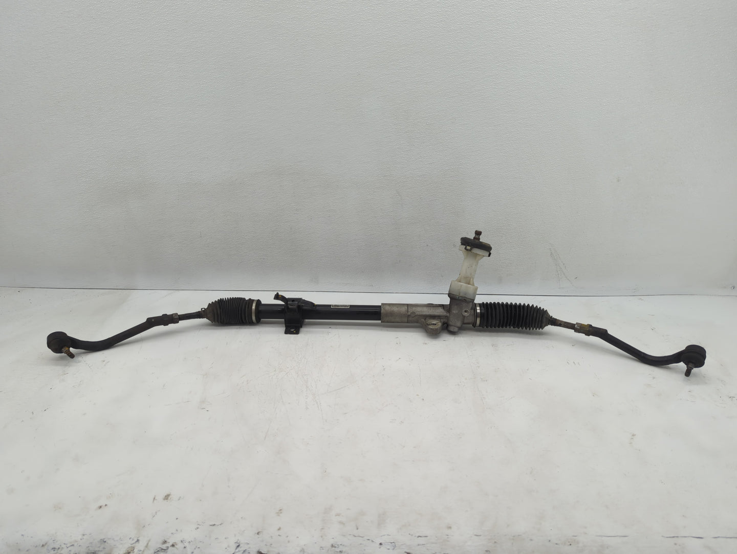2011 Hyundai Tucson Rack and Pinion Steering Gear P/N:56500-2S000 Fits OEM Used Auto Parts - Oemusedautoparts1.com