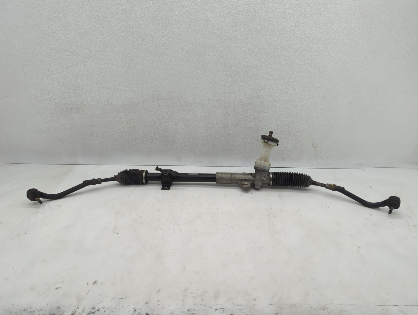 2011 Hyundai Tucson Rack and Pinion Steering Gear P/N:56500-2S000 Fits OEM Used Auto Parts - Oemusedautoparts1.com