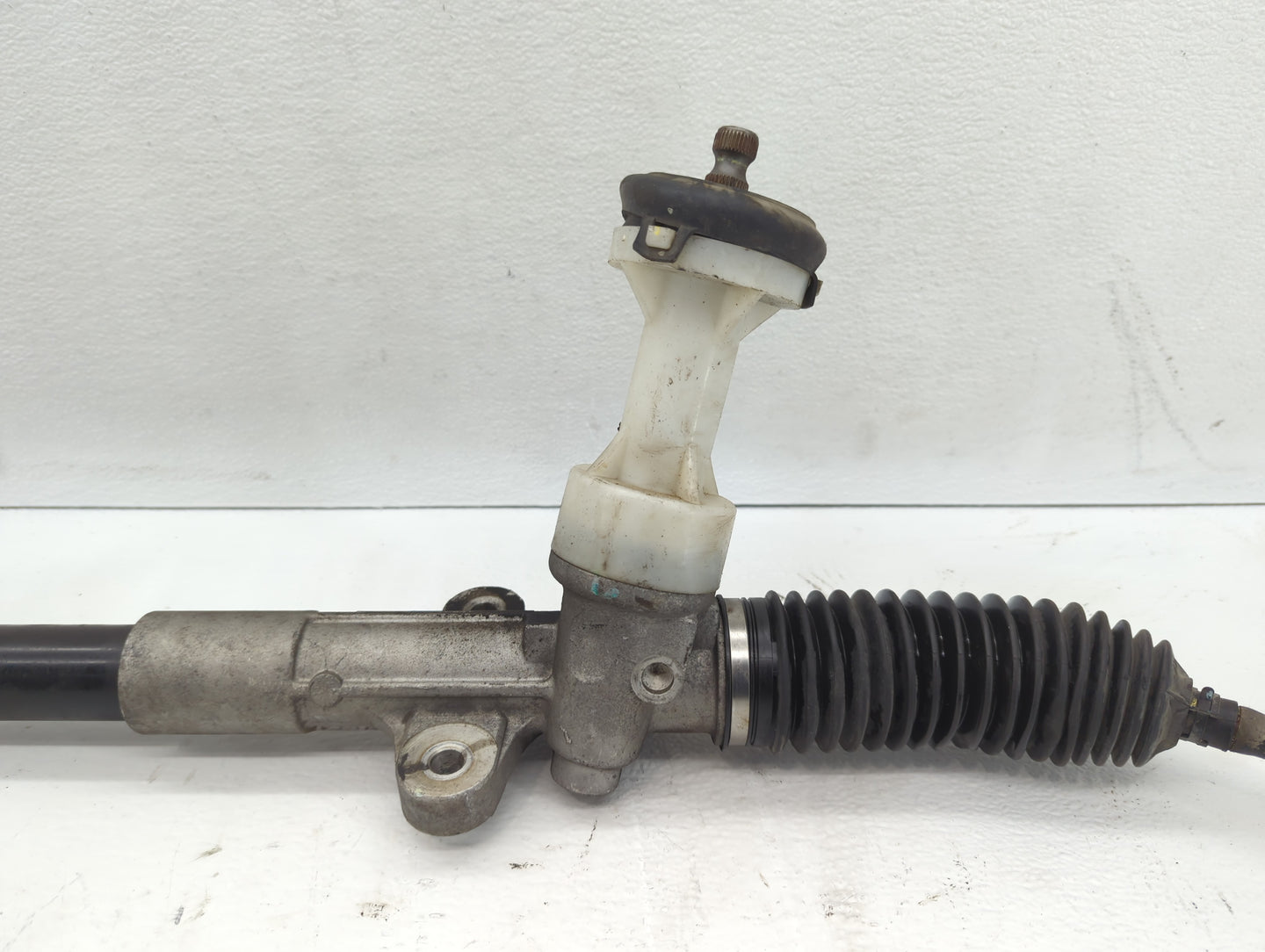 2011 Hyundai Tucson Rack and Pinion Steering Gear P/N:56500-2S000 Fits OEM Used Auto Parts - Oemusedautoparts1.com