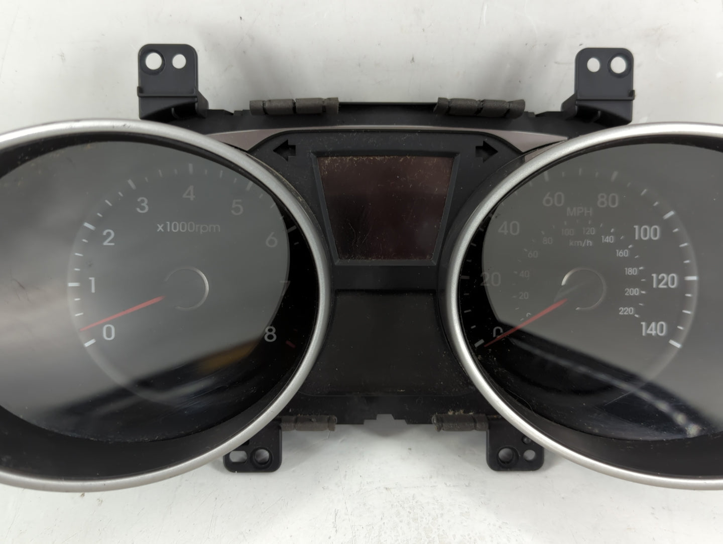 2010-2013 Hyundai Tucson Instrument Cluster Speedometer Gauges P/N:94001-2S570 Fits Fits 2010 2011 2012 2013 OEM Used Auto P