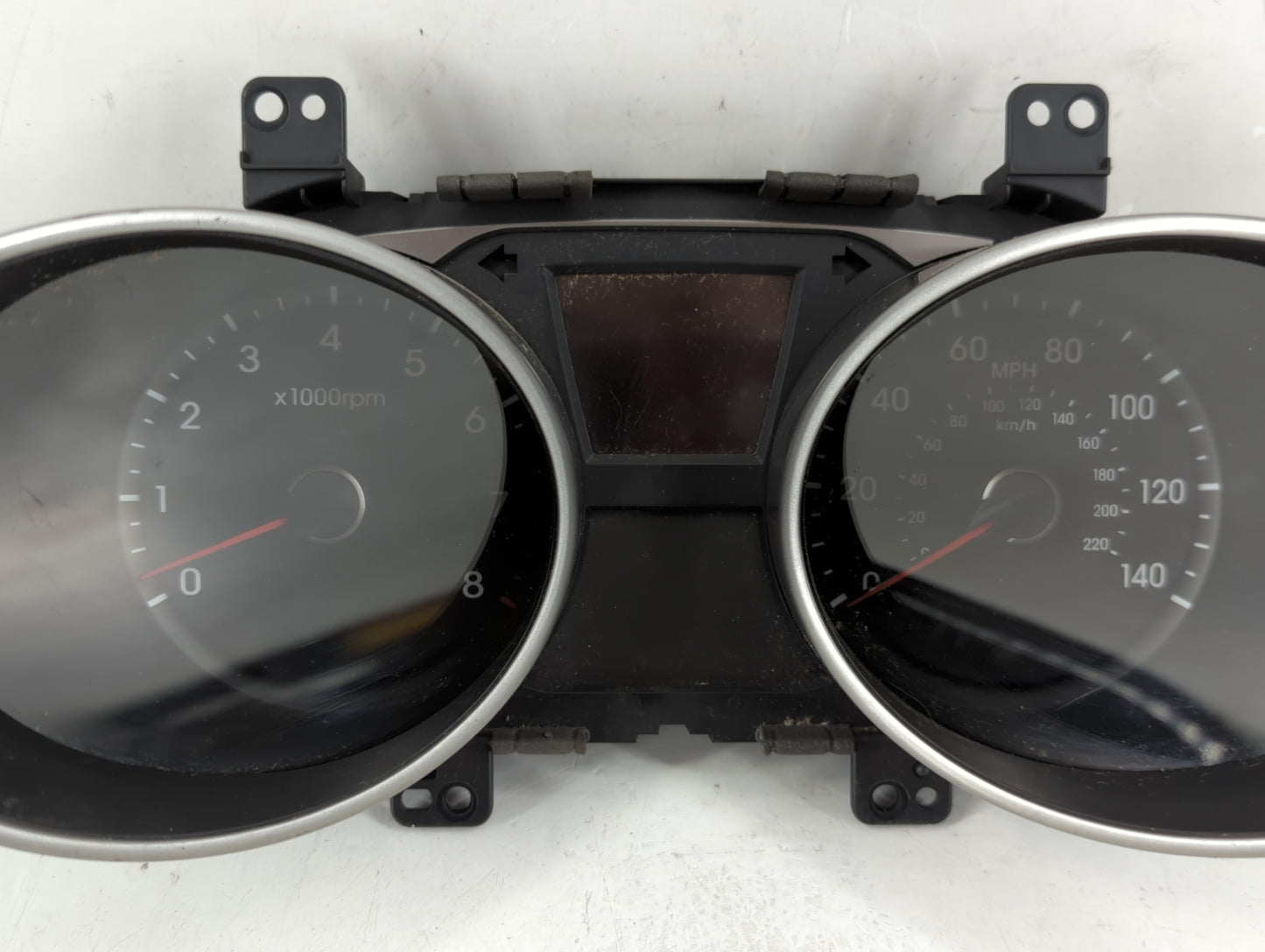 2010-2013 Hyundai Tucson Instrument Cluster Speedometer Gauges P/N:94001-2S570 Fits Fits 2010 2011 2012 2013 OEM Used Auto P