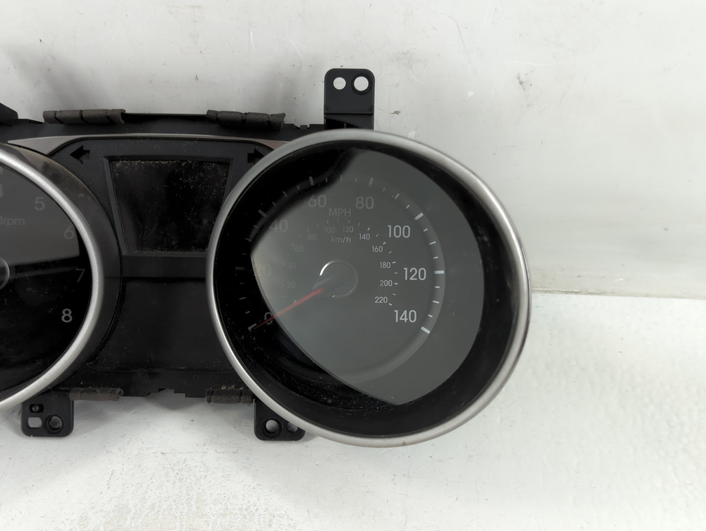 2010-2013 Hyundai Tucson Instrument Cluster Speedometer Gauges P/N:94001-2S570 Fits Fits 2010 2011 2012 2013 OEM Used Auto P