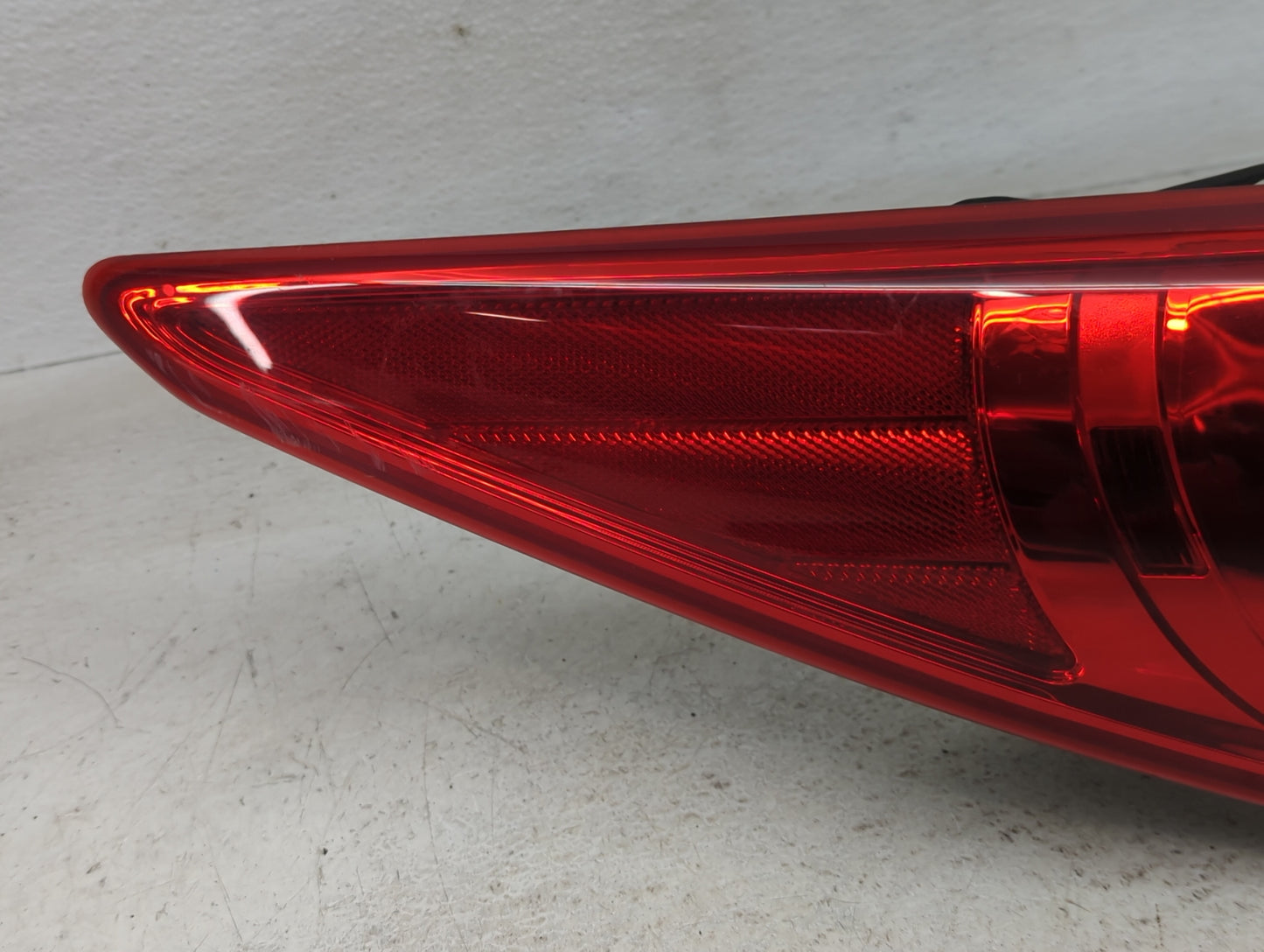 2011 Hyundai Sonata Sonata Tail Light Assembly Passenger Right OEM Fits Fits 2012 2013 2014 OEM Used Auto Parts - Oemusedaut