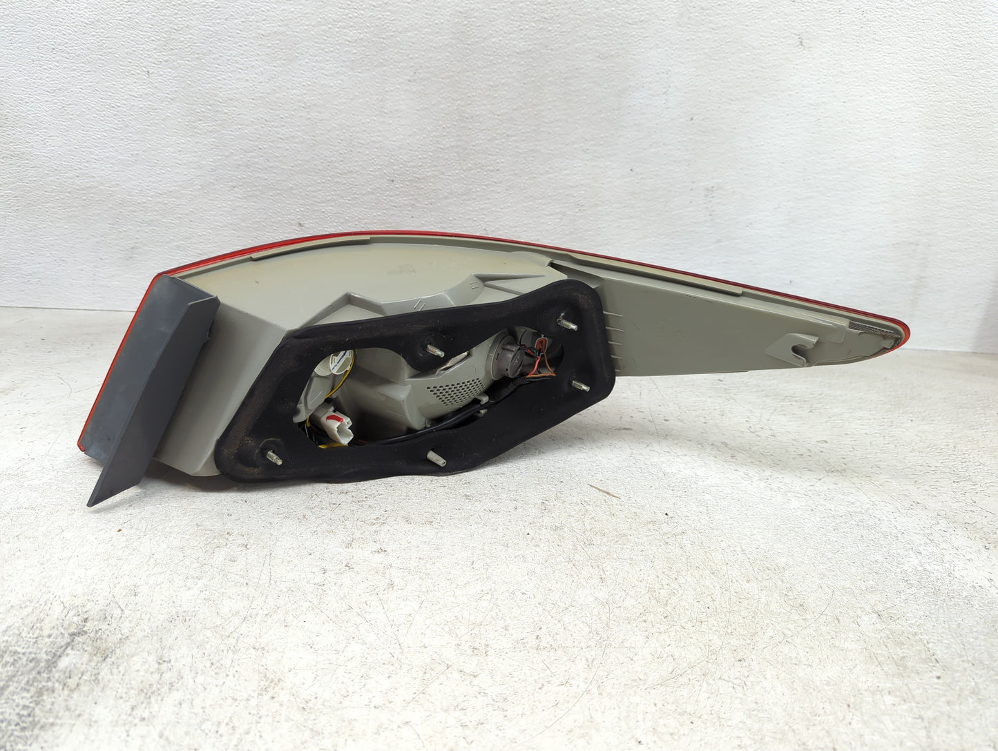 2011 Hyundai Sonata Sonata Tail Light Assembly Passenger Right OEM Fits Fits 2012 2013 2014 OEM Used Auto Parts - Oemusedaut