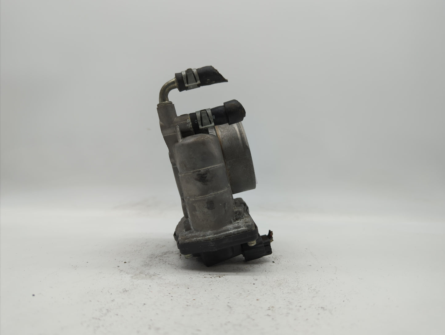 2008-2013 Infiniti G37 Throttle Body P/N:RME60-12 526-02 Fits OEM Used Auto Parts - Oemusedautoparts1.com