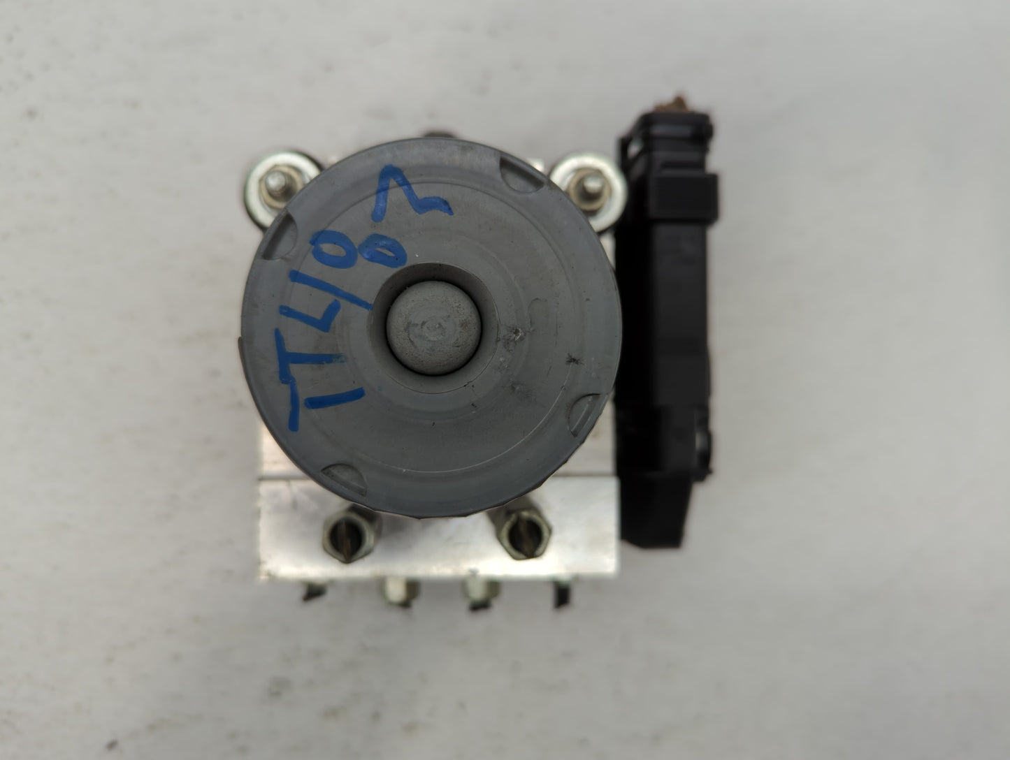 2011-2013 Infiniti G37 ABS Pump Control Module Replacement P/N:47660 1NM0C Fits Fits 2011 2012 2013 2015 OEM Used Auto Parts