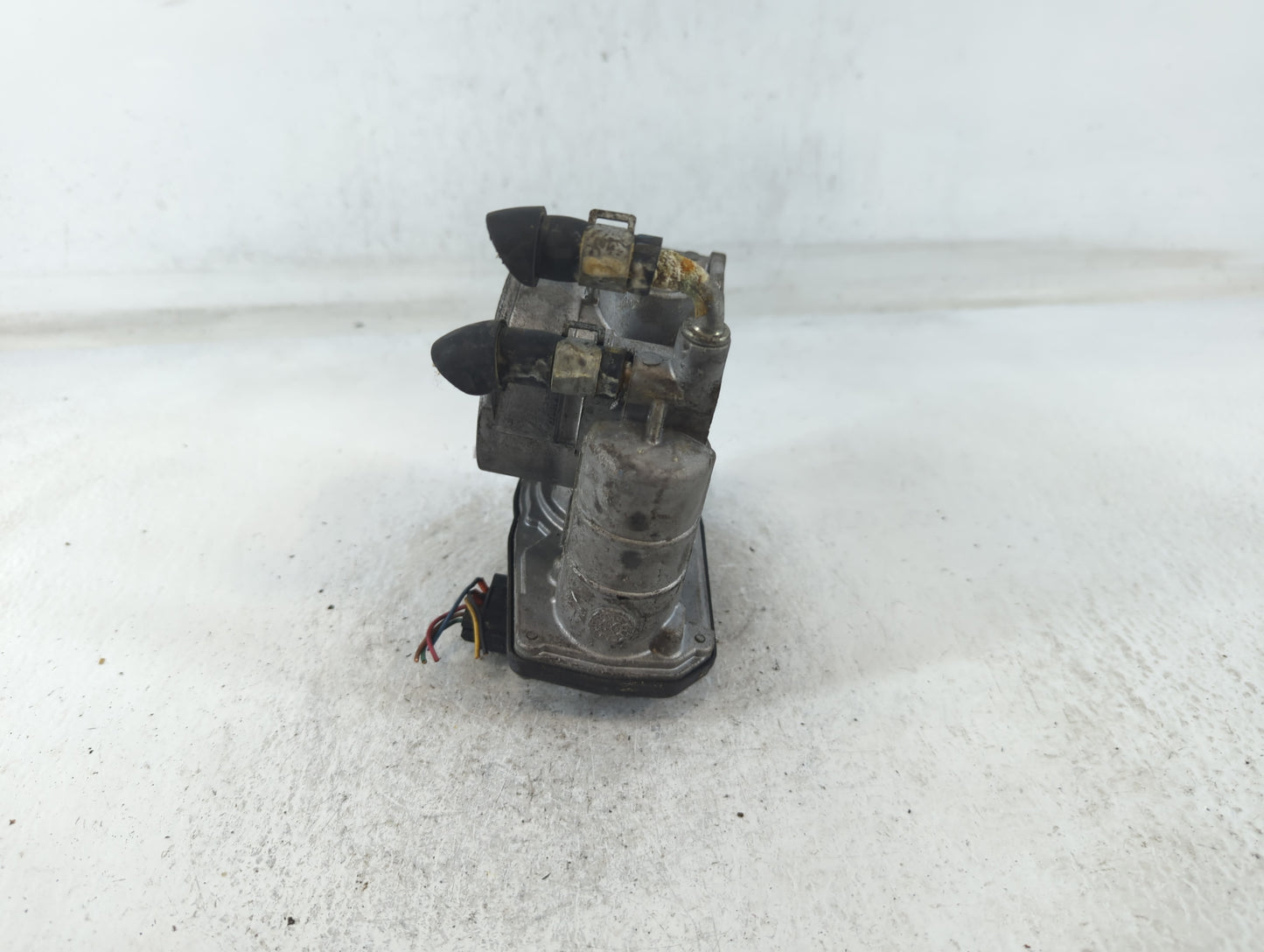 2008-2013 Infiniti G37 Throttle Body P/N:TZ01H RME60-21 Fits OEM Used Auto Parts - Oemusedautoparts1.com