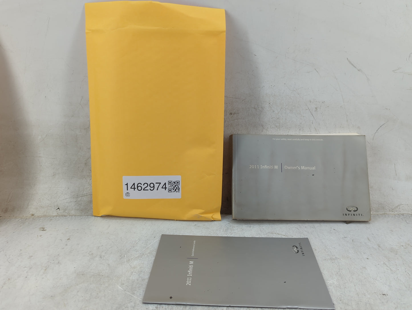 2011 Infiniti M37 Owners Manual Book Guide P/N:QR1E0Y51U0 OEM Used Auto Parts - Oemusedautoparts1.com